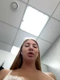 NewLale webcam model stream image