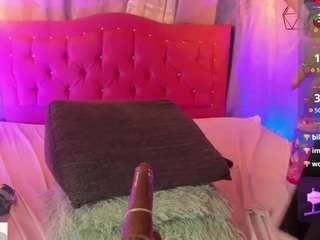 wild-lilhy webcam model stream image