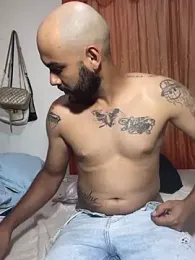 Dinguls webcam model stream image