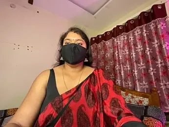 LouleyRanii webcam model stream image