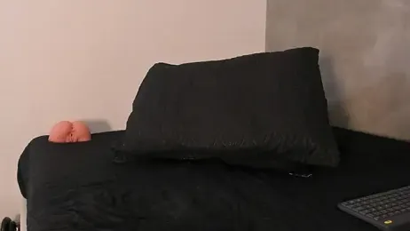 dylan_cross_ webcam model stream image