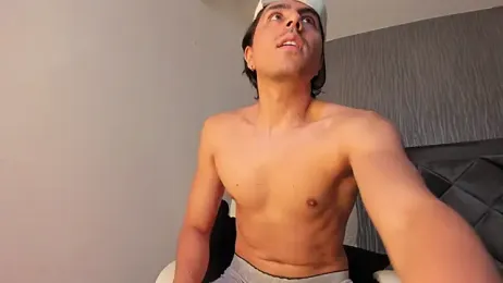 dylan_cross_ webcam model stream image