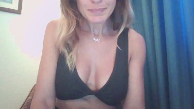 EmmaLoren webcam model stream image