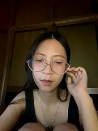 Lil-Gi webcam model stream image