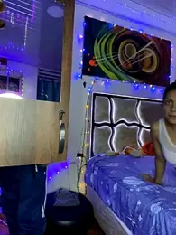 Nezuko-uWux webcam stripchat model stream image
