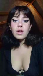 C1nn6m0n webcam model stream image