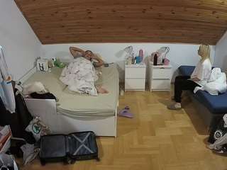 voyeurcam-julmodels-greybed-3 webcam model stream image