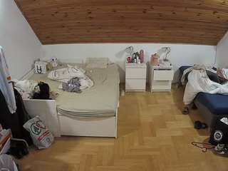 voyeurcam-julmodels-greybed-3 webcam model stream image