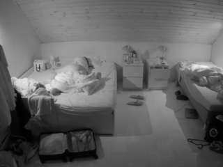 voyeurcam-julmodels-greybed-3 webcam model stream image