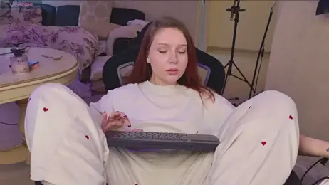 YouHoldMee webcam model stream image