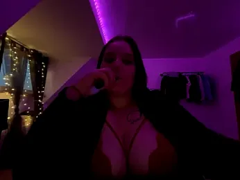 Aksinja05 webcam model stream image