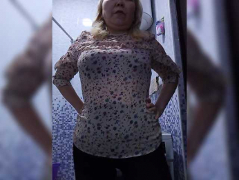 QWEENTIS webcam model stream image