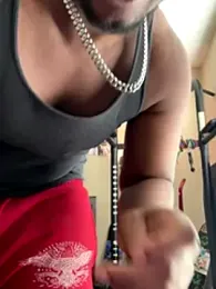 KeYBuMp323 webcam model stream image