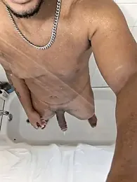 KeYBuMp323 webcam model stream image