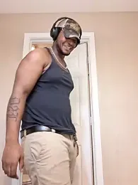 KeYBuMp323 webcam model stream image