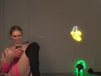 velvettgirl webcam chaturbate model stream image