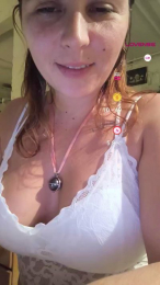 Arielviolet webcam model stream image