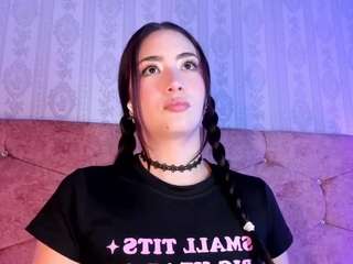 lunar-leen webcam model stream image