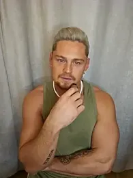 EddyRise- webcam stripchat model stream image