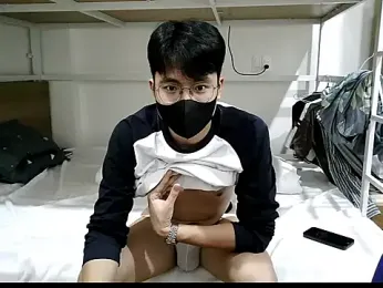 Gwencloudy webcam model stream image