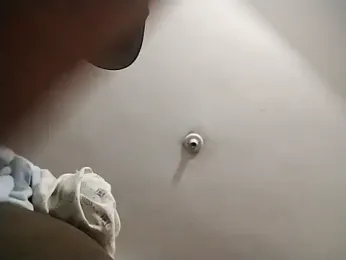 eu_poseison webcam model stream image