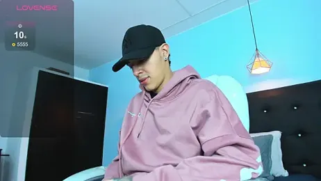 Lobo_17_ webcam model stream image