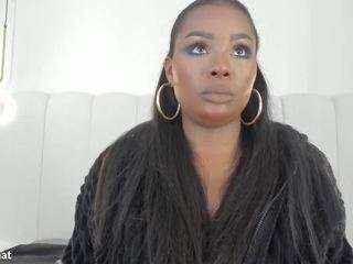 huge-boobs-ebony webcam model stream image