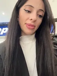 Yesmoree webcam model stream image