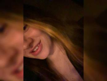 KristinaScott webcam model stream image