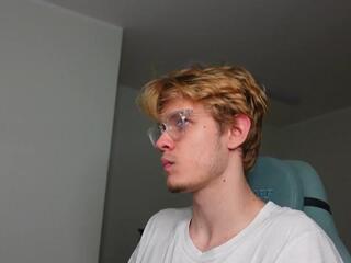 Logan Fraser webcam model stream image