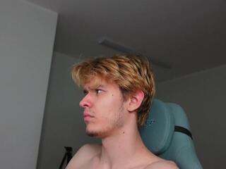 Logan Fraser webcam model stream image