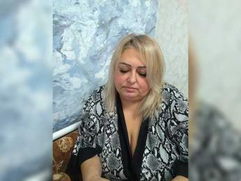 BigMilf webcam model stream image