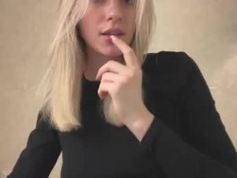 fflloowweerr webcam model stream image