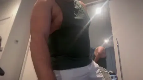 CloudyMuscleBeefy webcam model stream image