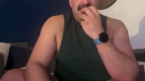 CloudyMuscleBeefy webcam model stream image