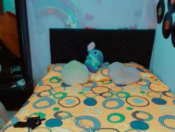 2girls__dream webcam model stream image