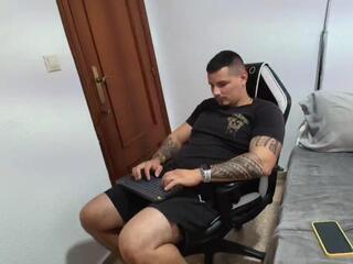Milan Thomson webcam model stream image