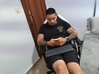 Milan Thomson webcam model stream image