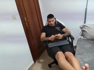 Milan Thomson webcam model stream image