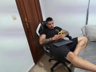 Milan Thomson webcam model stream image