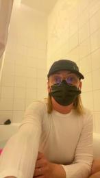 Momomumu webcam cam4 model stream image