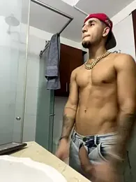 HotJake_hall webcam model stream image