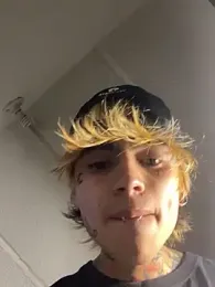 AcidMilo webcam model stream image