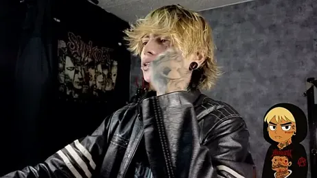 AcidMilo webcam model stream image
