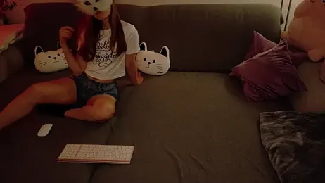 cute-little-lea webcam model stream image