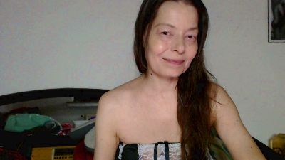 Hornychiara webcam model stream image