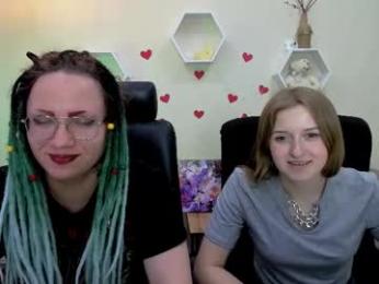 tiara_happy webcam model stream image