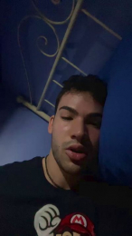 LeoToscano00 webcam model stream image