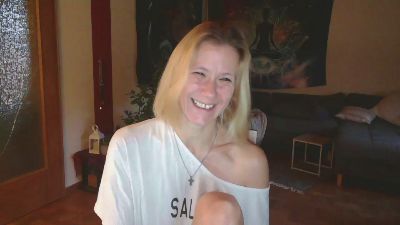 xcYola webcam model stream image