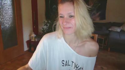 xcYola webcam model stream image